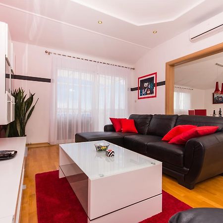Apartments Barba Трогир Екстериор снимка