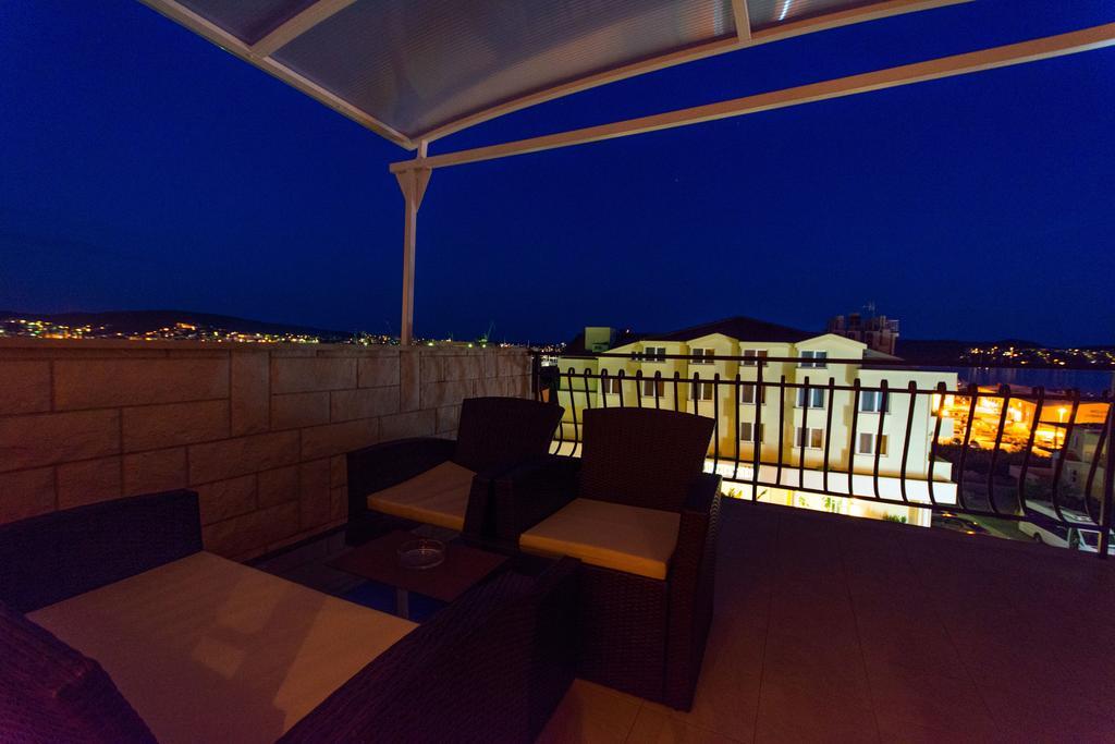 Apartments Barba Трогир Екстериор снимка