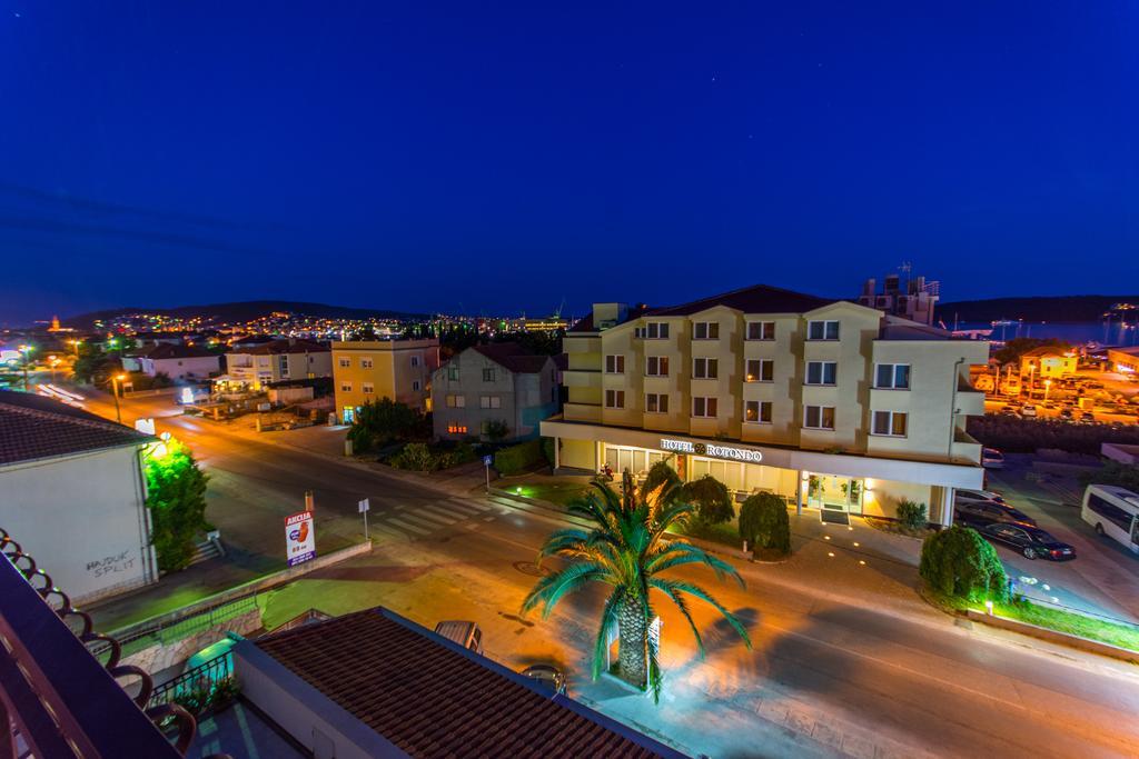Apartments Barba Трогир Екстериор снимка