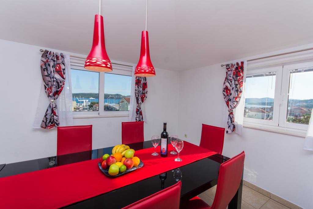 Apartments Barba Трогир Екстериор снимка