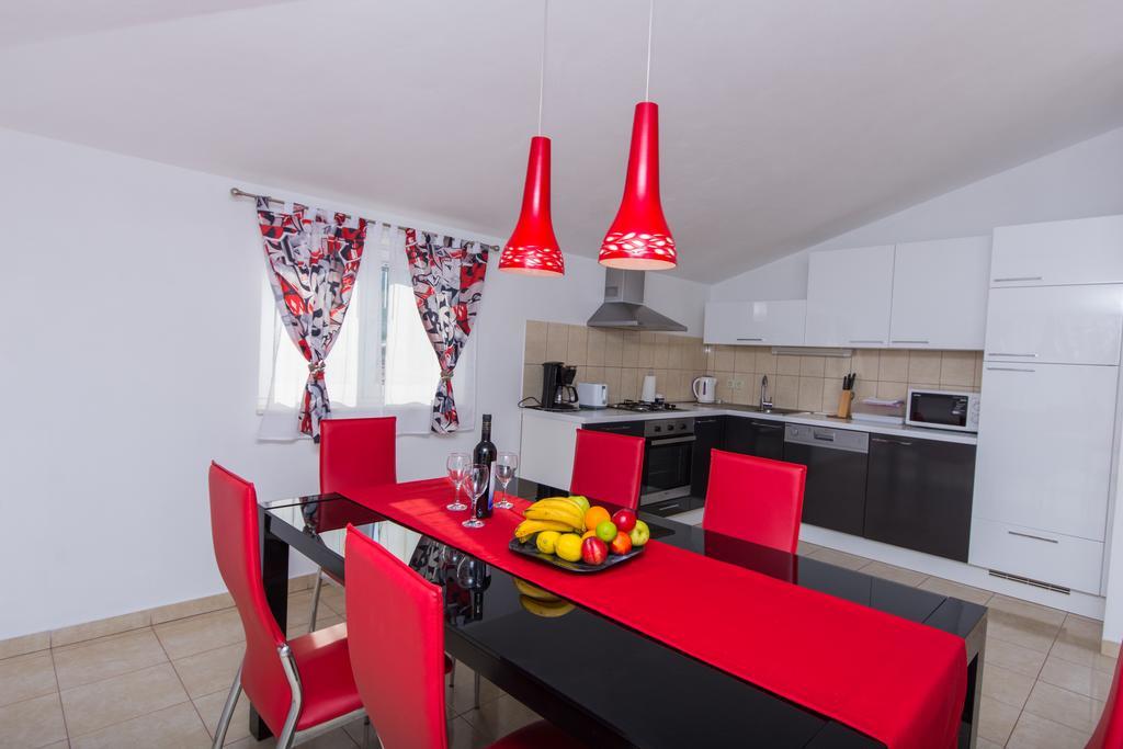 Apartments Barba Трогир Екстериор снимка
