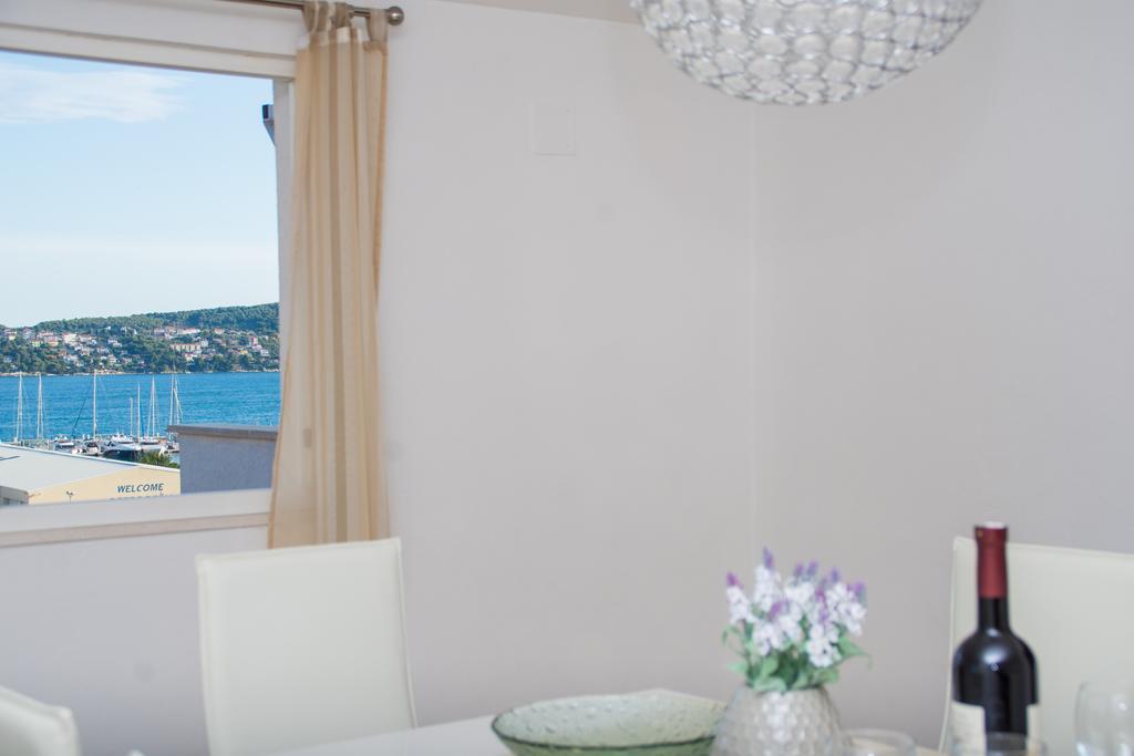 Apartments Barba Трогир Екстериор снимка