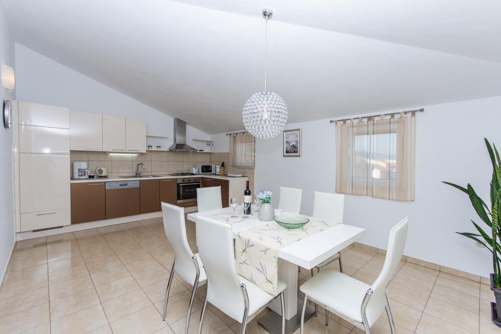 Apartments Barba Трогир Екстериор снимка