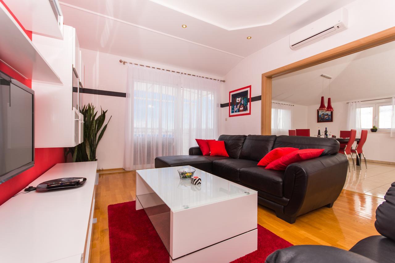 Apartments Barba Трогир Екстериор снимка