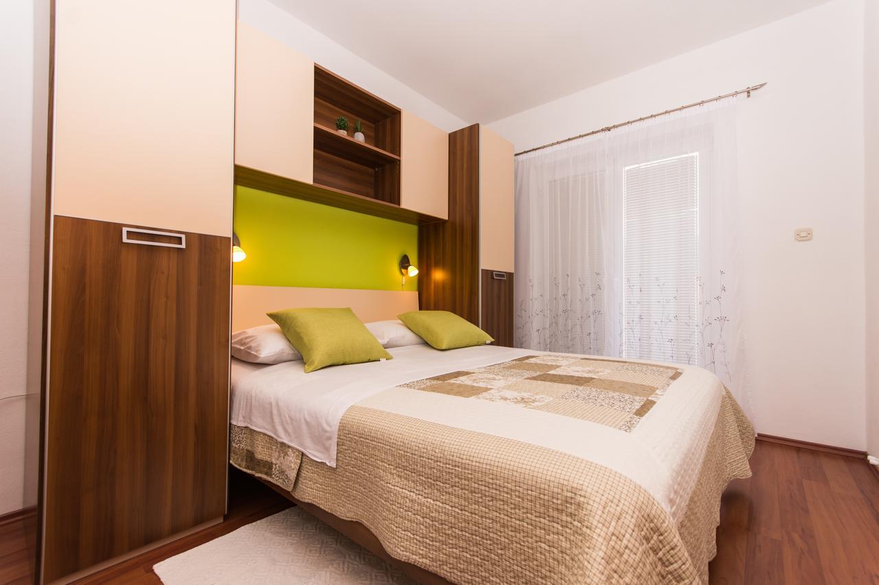 Apartments Barba Трогир Екстериор снимка