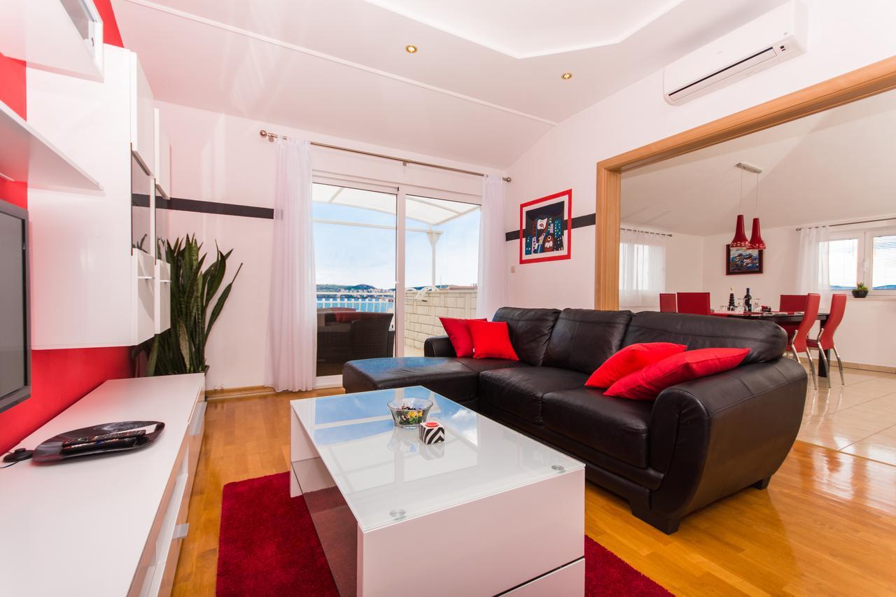 Apartments Barba Трогир Екстериор снимка